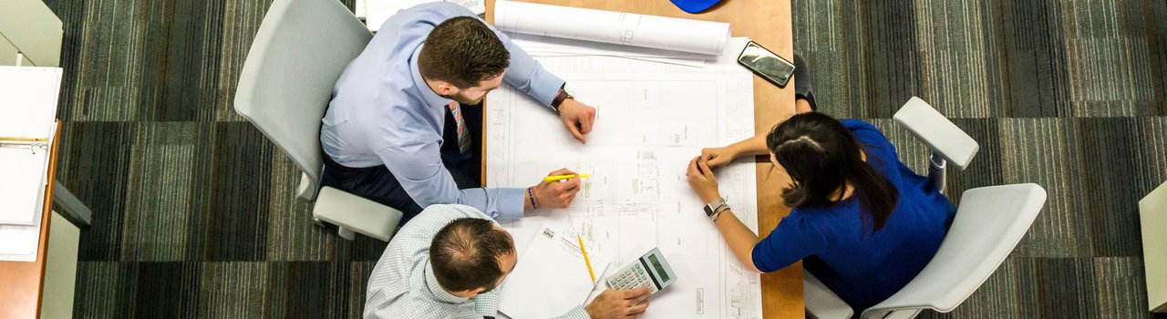 Leading-projects_Banner.jpg